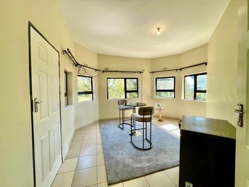5 Bedroom Flat & Apartment
