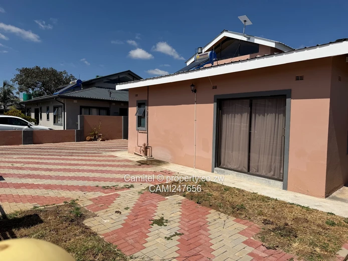 Arlington 4-Bed Townhouse with Deed,Solar & 24hr Security