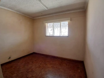 2 Bedroom Flat & Apartment