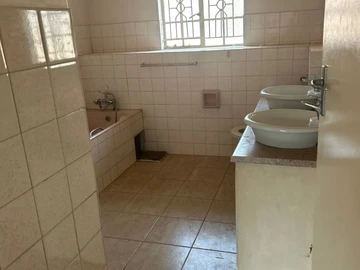 3 Bedroom Flat & Apartment