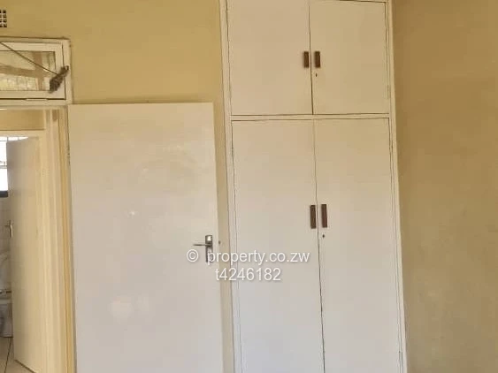Avenues 2 bed flat to rent