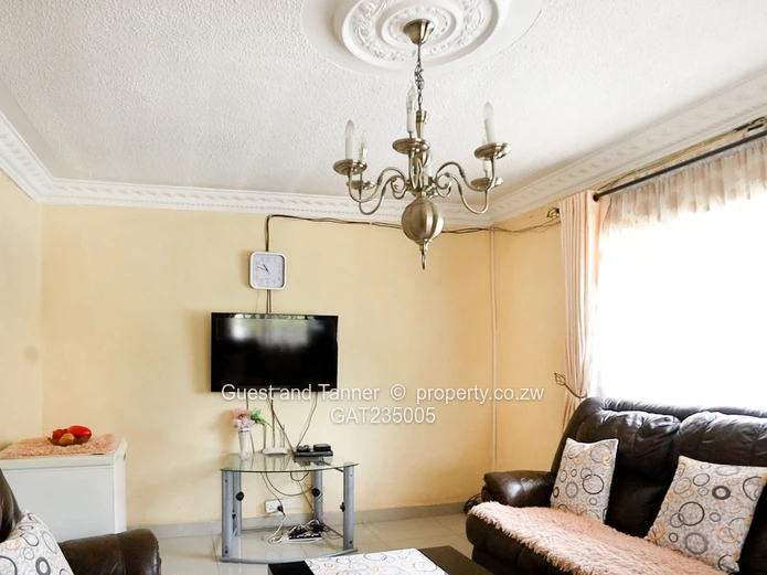 Reduced to Go! 3 Bed House For Sale In Queensdale (Sole Mandate)