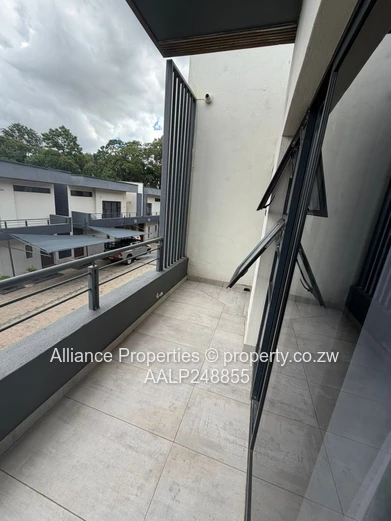 Modern 4-Bed Avondale Townhouse with Pool 