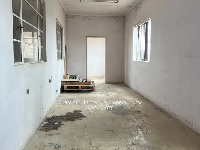 Commercial Warehouse with Title Deed for Sale in Thorngrove!