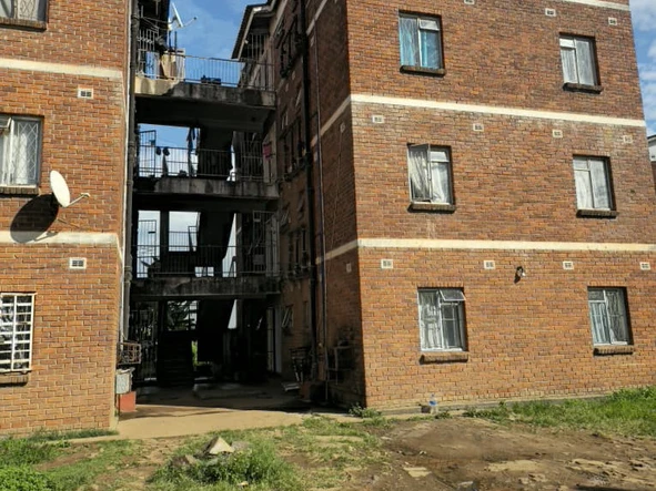 2 Bedroom Flat & Apartment