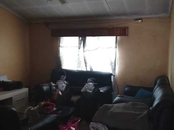 2 Bedroom Flat & Apartment