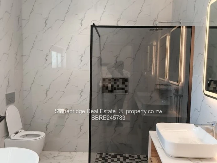 Modern 5 Bedroomed Hillside Townhouse to rent