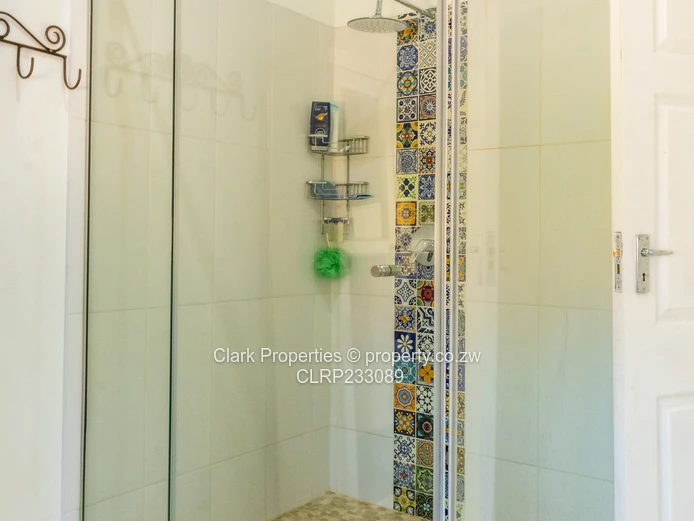 A Delightful and Comfortable Family Home! (Sole Mandate)