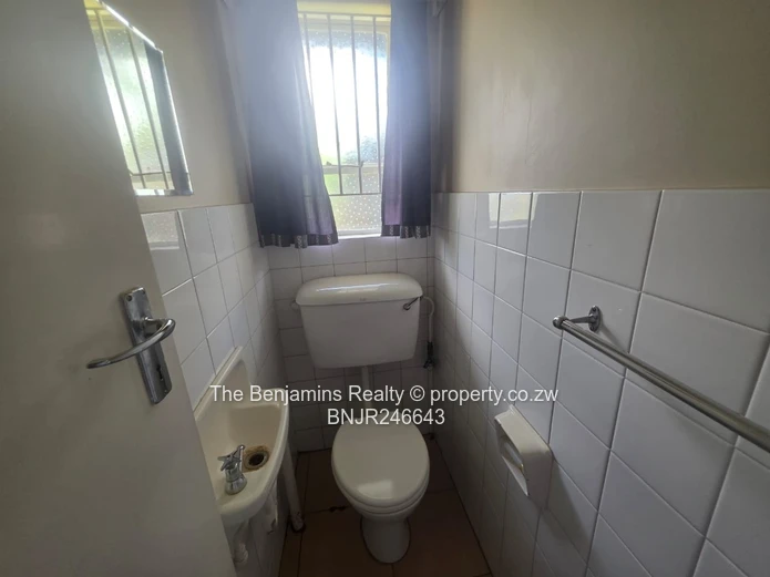Garden Flat In Avondale