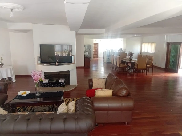 6 Bedroom House