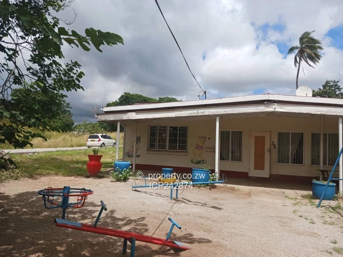 Hatfield 4 bedroom house 90K negotiable (Sole Mandate)