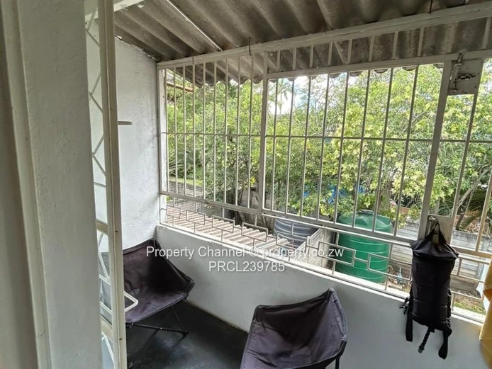 Avondale 2-Bed Garden Flat — Modern Fitted Kitchen & Garden