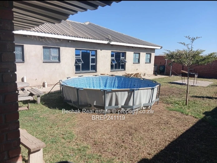 9-Bed Norton Home with Borehole and Garden