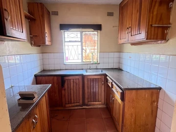 3 Bedroom Flat & Apartment