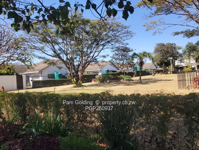 A well-kept unit in a sought after complex (Sole Mandate)