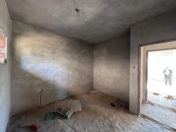 2 Bedroom Flat & Apartment