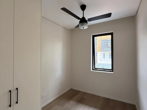 3 Bedroom Flat & Apartment