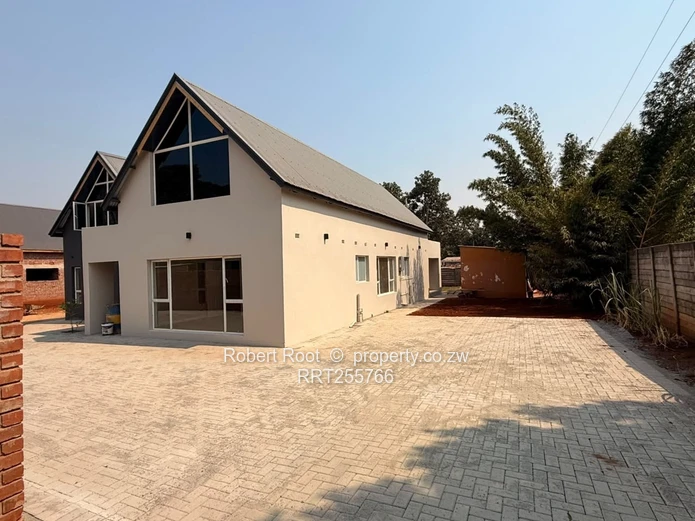 Lovely 4 bed cluster with upstairs loft!
