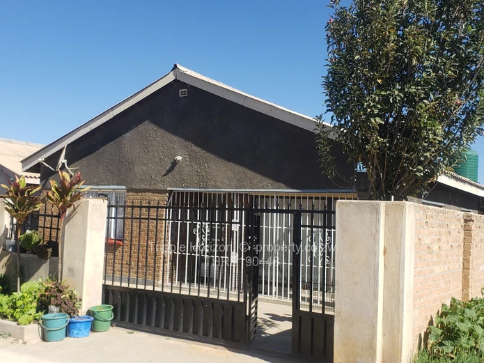 6 Bed Houses for Sale in Springvale THRE190448