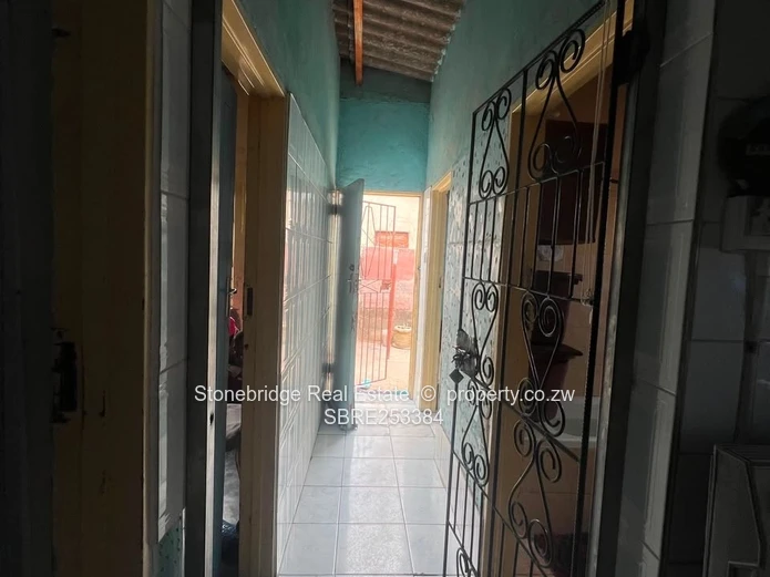 4 Bedroom House in Cowdray Park For Sale