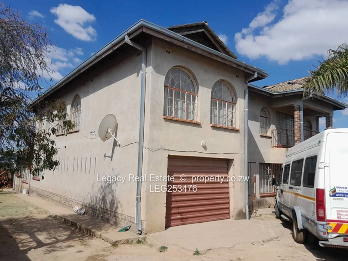 Zimre Park 5-Bed Home with Borehole, Garage & Driveway (Sole Mandate)