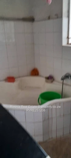 Bloomingdale 4-Bed House — Fitted Kitchen, Yard & Verandah