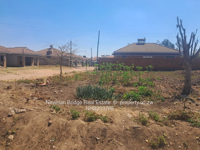 Sunlit 712m² Main-Road Corner Stand in Waterfalls — Tarred & Mains (Sole Mandate)