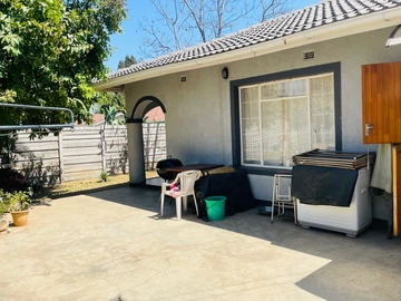 2 Bedroom Garden Flat