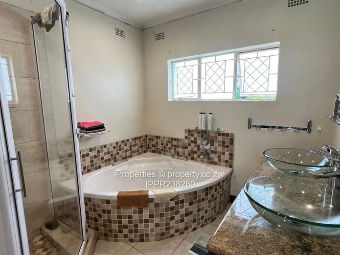 Spacious Family Home with Modern Finishes and a Cottage. (Sole Mandate)