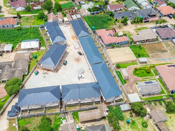 2 Bedroom Flat & Apartment