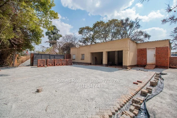 3 bed family home on a 3 hectare plot