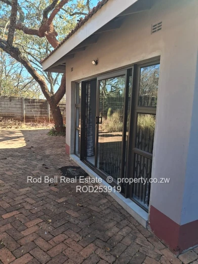 Chisipite 3-Bed with Modern Kitchen & Garden