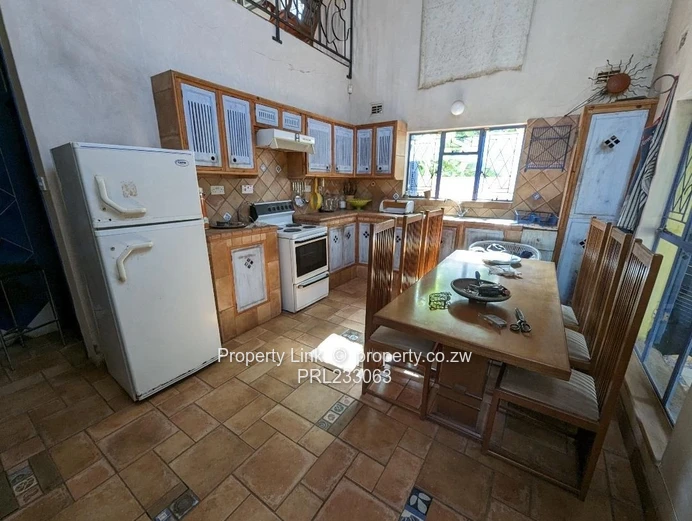 Borehole, Garden, Pool & Separate 1 Bed Self-Contained Cottage