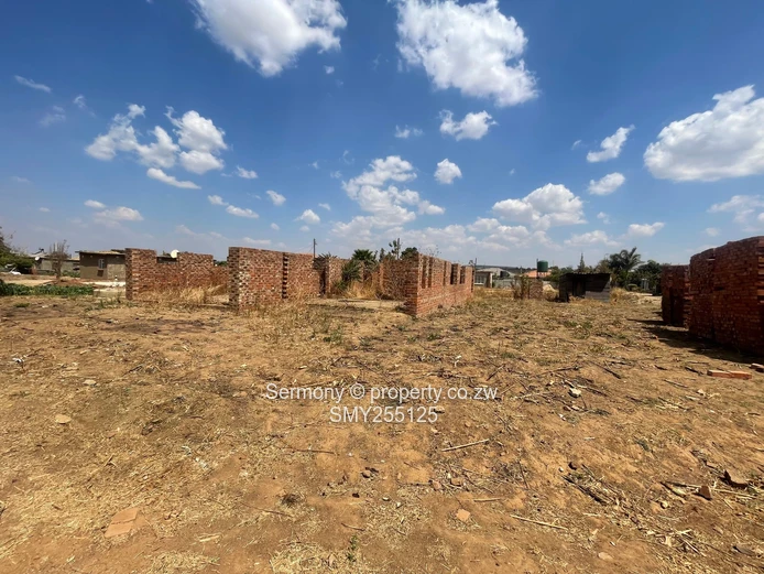 Incomplete Residential house for sale in Glaudina