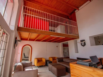 8 Bedroom House