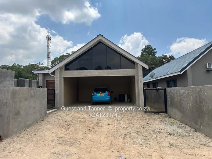 Spacious 3-Bedroom Cluster House in a 12-Unit Complex in Greendale