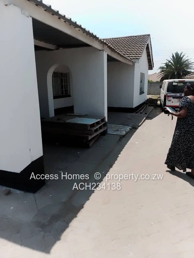 Zimre Park house for Sale