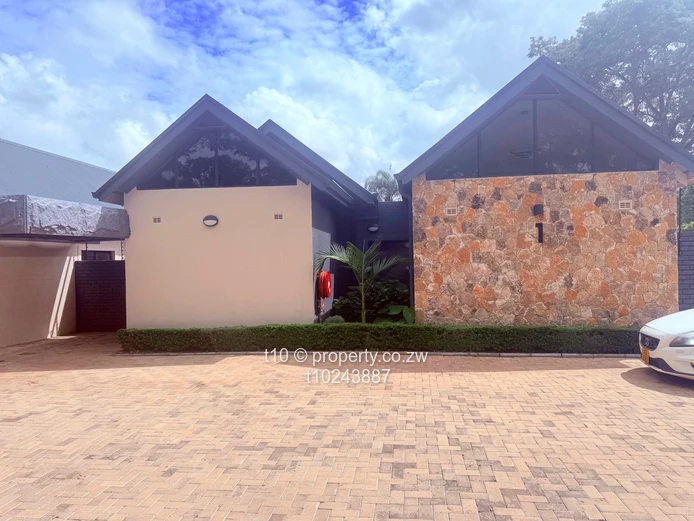 Townhouse to rent in Mt Pleasant 