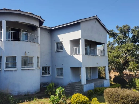 6 Bedroom House