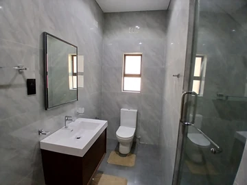 3 Bedroom Flat & Apartment