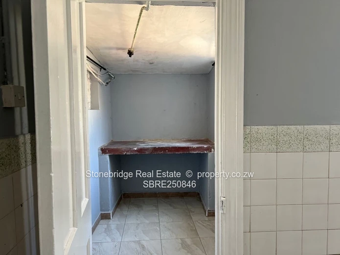 5 Bedroomed House in Hillside For Rent