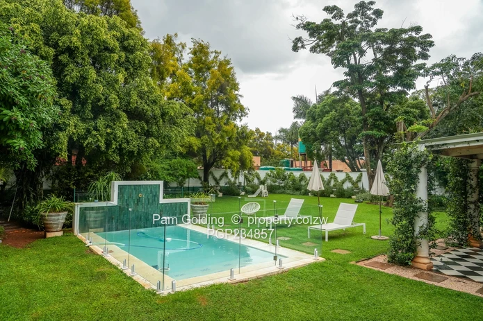 Modern 3-Bedroom Townhouse in Sought-After Greenhithe Mews (Sole Mandate)