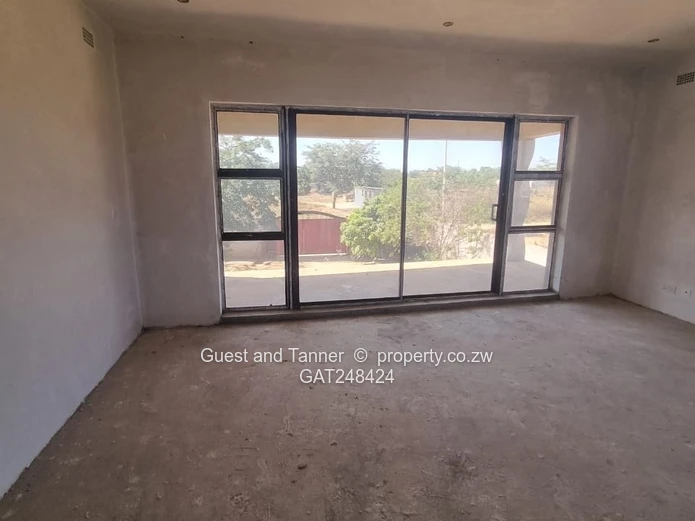 SPACIOUS FAMILY HOME ON 2284sqm FOR SALE IN RIVERSIDE, RUWA 