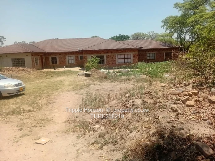 Massive property on 4000 square metres.