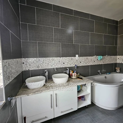 Modern Appealing and spaciously finished tasteful home