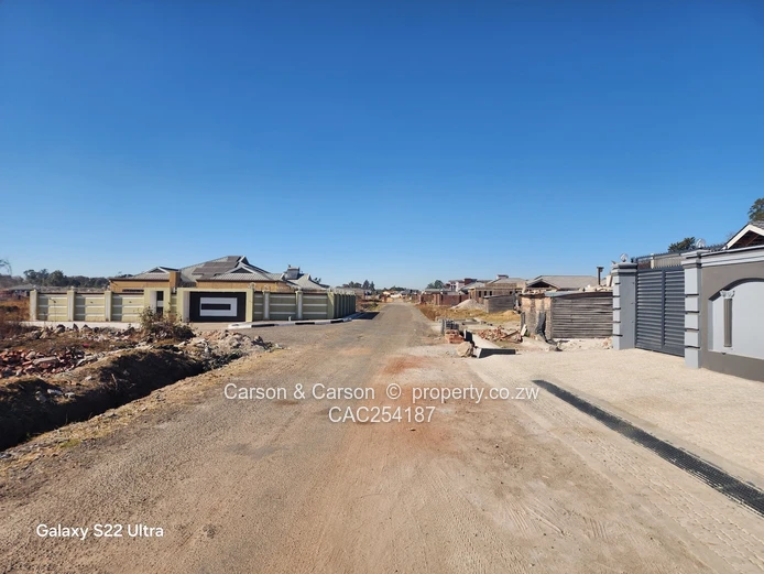 Serviced 1000m2 Stand on Tarred Main Road, Waterfalls