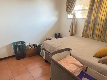 2 Bedroom Flat & Apartment