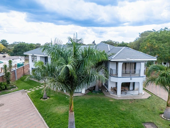 8 Bedroom House