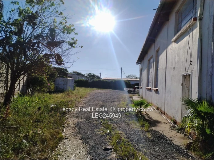 Gweru Central Commercial Property With Expansion Potential,High Clearance Industrial Property Deed.