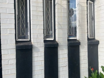 2 Bedroom Flat & Apartment